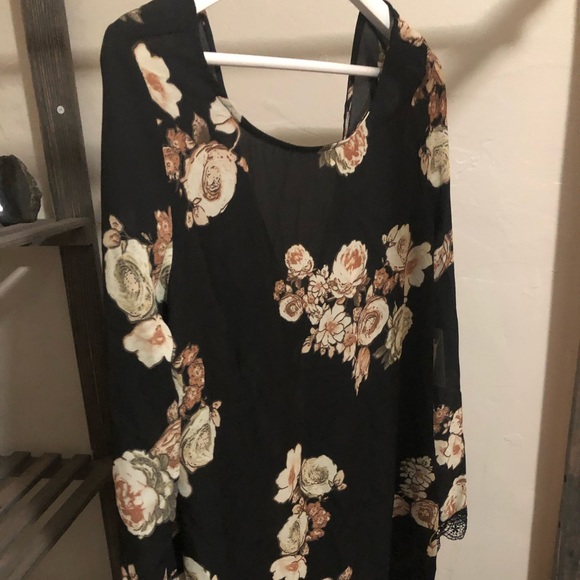 Forever 21 Dresses & Skirts - Floral Dress